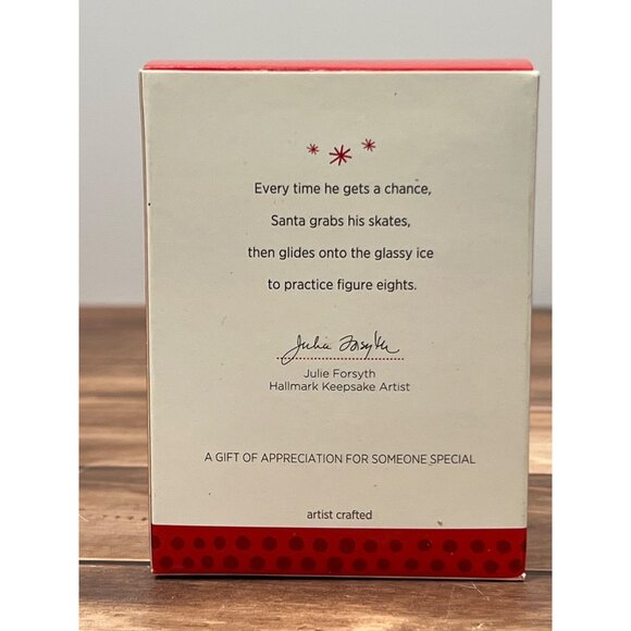 2013 HALLMARK KEEPSAKE ORNAMENT AD8000 SKATING SANTA BY JULIE FORSYTH ICE SKATE - Picture 2 of 8